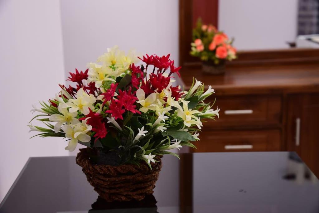 Saru Holiday Apartment - Upto 6 Guests Kandy Bagian luar foto